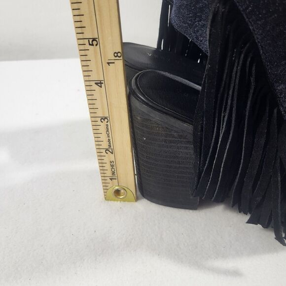 Very Volatile Boots Womens 10 Poca Fringe Peep Toe Booties Black Faux Leather - Picture 8 of 9